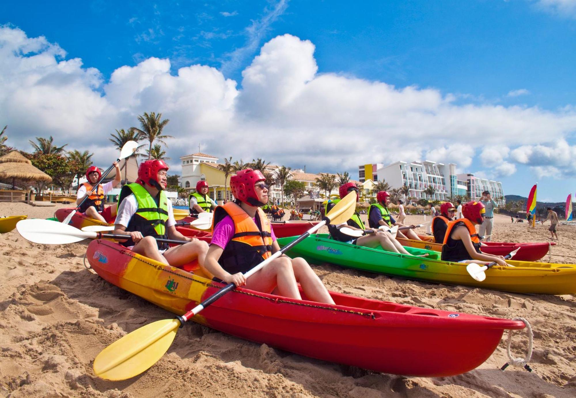 Chateau Beach Resort Kenting Εξωτερικό φωτογραφία Kayaking in Benalmadena, Spain