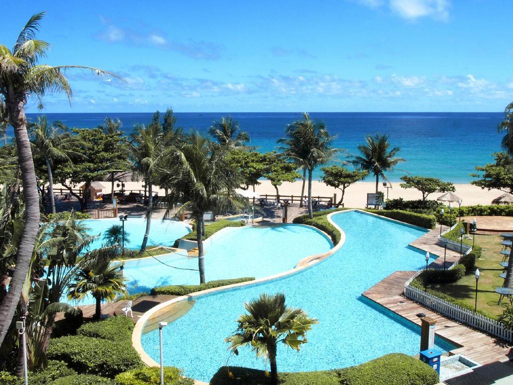 Chateau Beach Resort Kenting Εξωτερικό φωτογραφία The pool at the Sheraton Resort