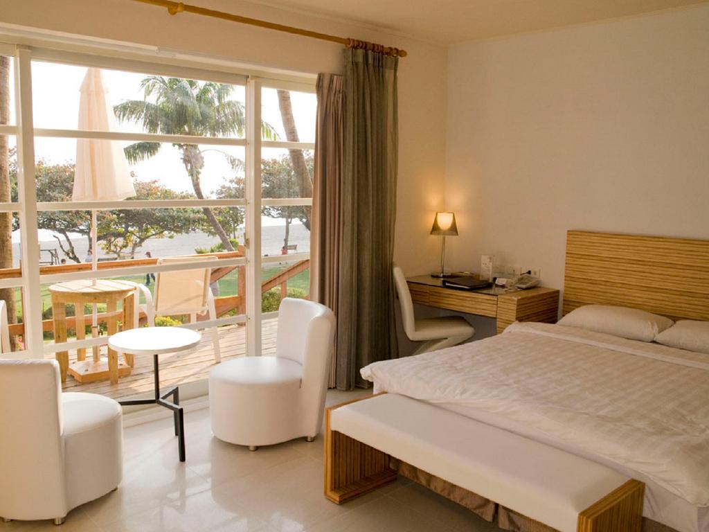 Chateau Beach Resort Kenting Εξωτερικό φωτογραφία A room at the hotel