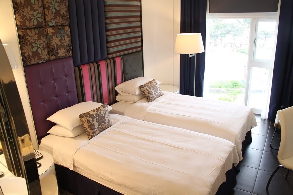 Chateau Beach Resort Kenting Εξωτερικό φωτογραφία A room at the hotel