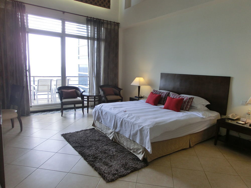 Chateau Beach Resort Kenting Εξωτερικό φωτογραφία A bedroom at the hotel