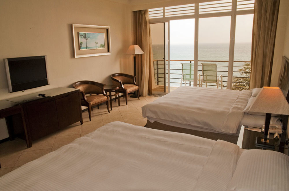 Chateau Beach Resort Kenting Εξωτερικό φωτογραφία A room at the hotel