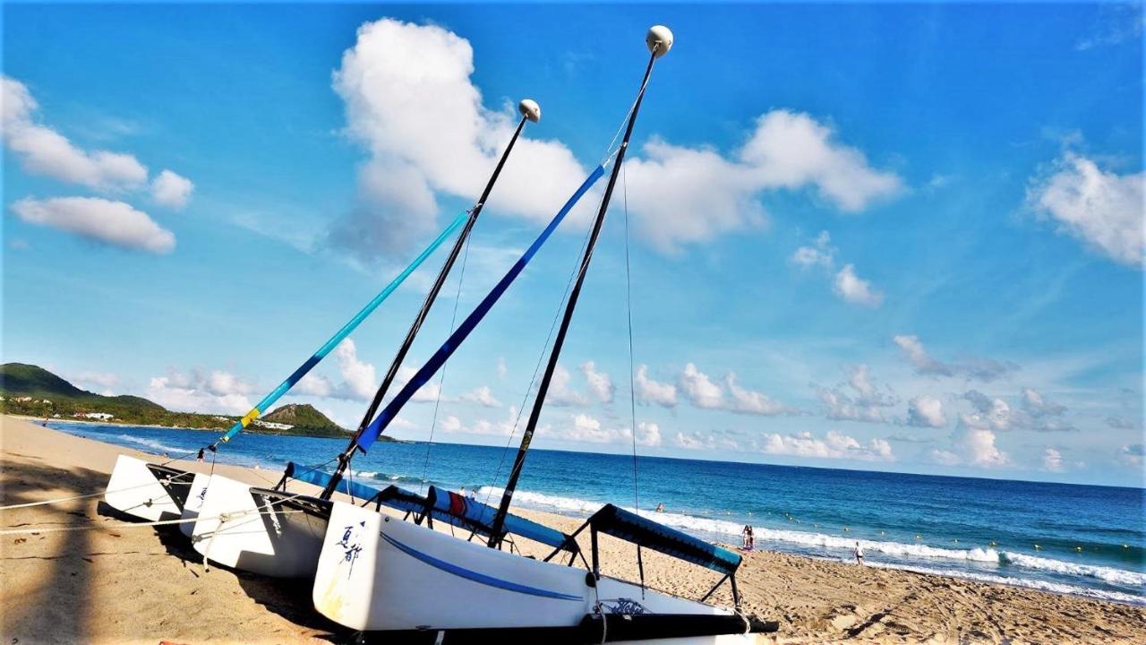 Chateau Beach Resort Kenting Εξωτερικό φωτογραφία A Hobie 16 on the beach