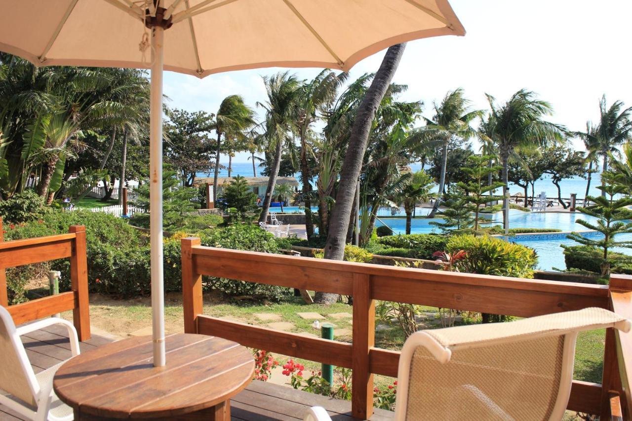 Chateau Beach Resort Kenting Δωμάτιο φωτογραφία View from a room at the resort